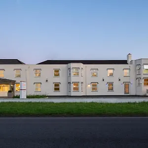 Ramada By Wyndham Cheltenham Hotel