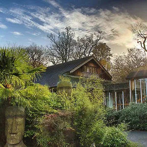 Marwell South Hotel