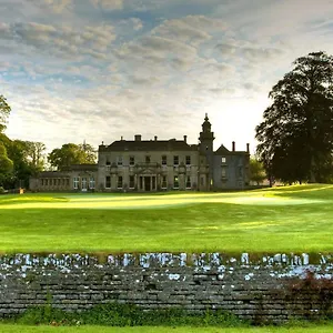 Tracy Park & Country Club Hotel